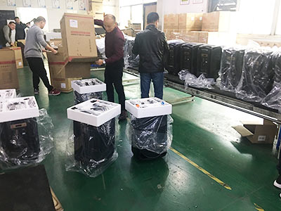 爵士龍廣場舞音響打包車間